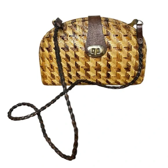 Vintage Woven Straw Crossbody Bag Leather Strap & Turnlock Closure - Picture 1 of 7